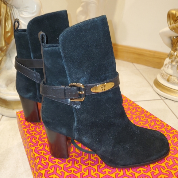 TORY burch Robynne Black Split Suede ANKLE BOOTS. 9.5 - Picture 2 of 6